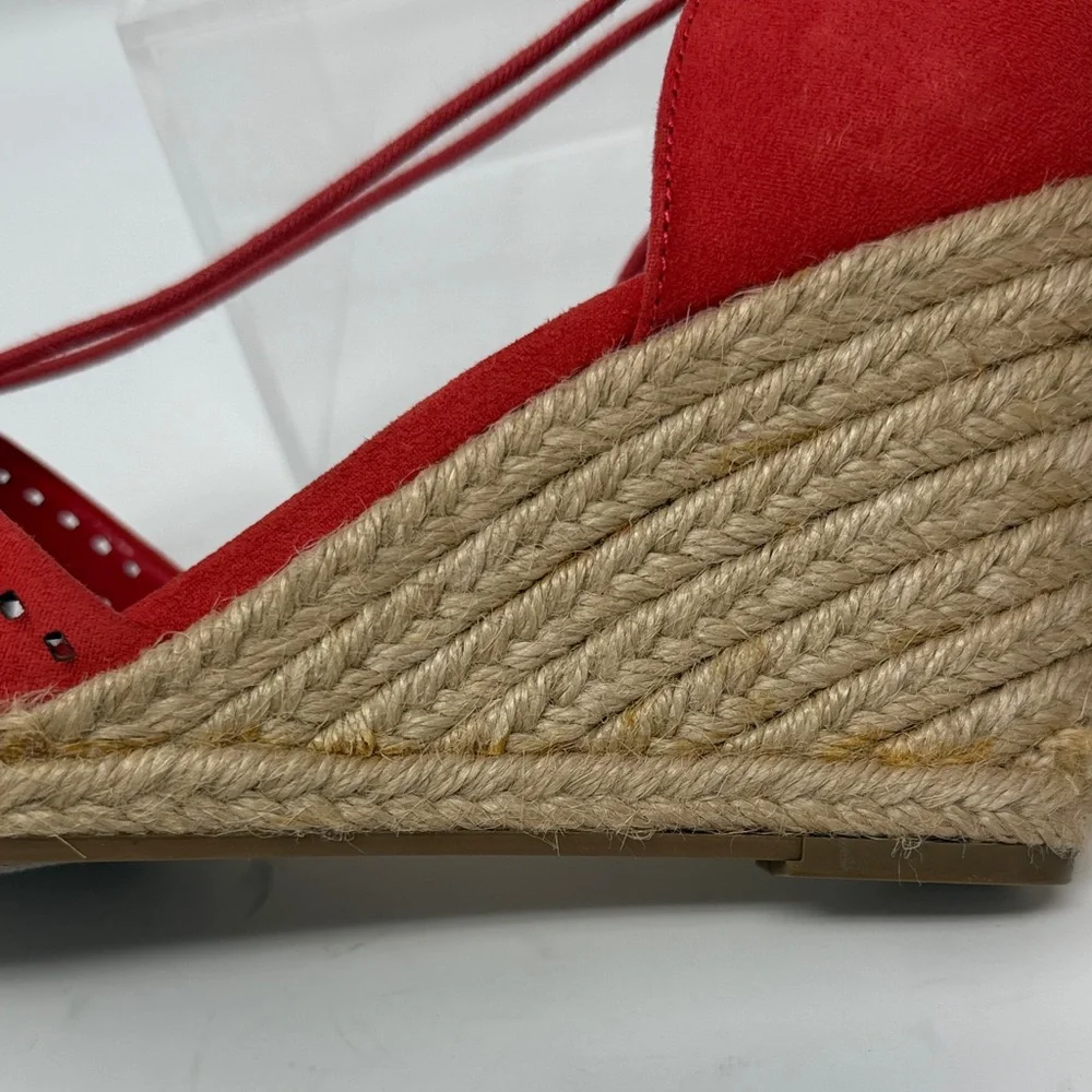 Unisa Faux Suede Orange/Red Wedge laser cut espadrille Sandals Size 9.5